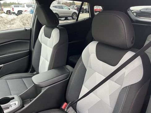 New 2026 Chevrolet Trax RS w/ Sunroof Package image 11