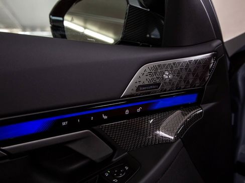 Certified 2025 BMW M5 w/ Carbon Package image 15