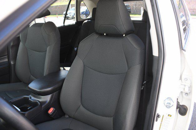Certified 2024 Toyota RAV4 LE AWD/4WD image 17