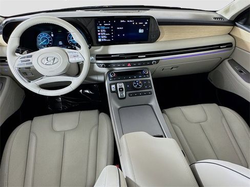Used 2025 Hyundai Palisade Limited image 24