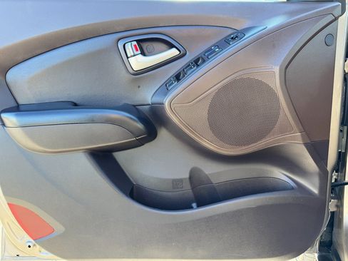 Used 2013 Hyundai Tucson GLS image 25