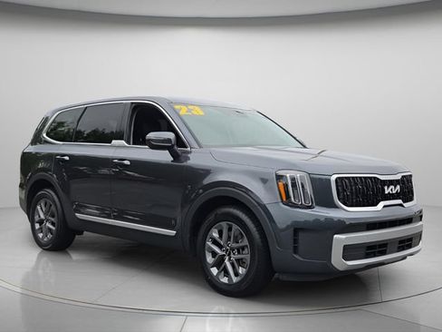 Used 2023 Kia Telluride LX FWD image 9