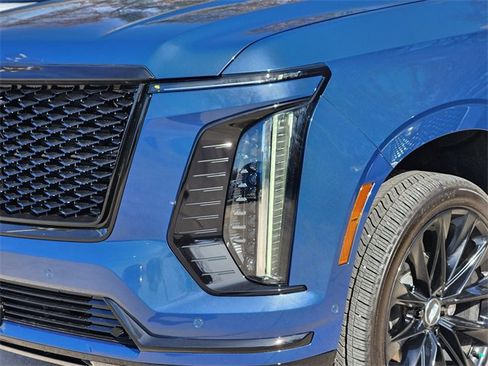 Used 2026 Cadillac Escalade Platinum Sport w/ LPO, ONYX Package image 6