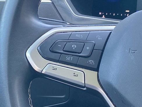 Certified 2022 Volkswagen Tiguan SE w/ Panoramic Sunroof Package image 6