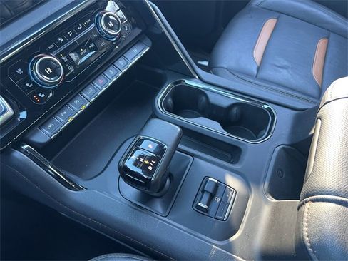 Used 2022 GMC Sierra 1500 AT4 w/ Technology Package image 8