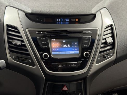 Used 2015 Hyundai Elantra SE w/ Option Group 02 image 18