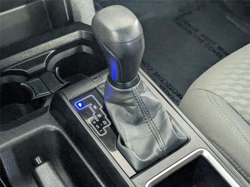 Certified 2022 Toyota Tacoma SR w/ SR Convenience Package image 17