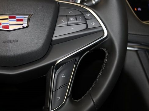 New 2026 Cadillac XT5 Luxury image 20