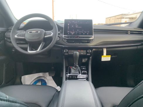 New 2026 Jeep Compass Latitude image 26