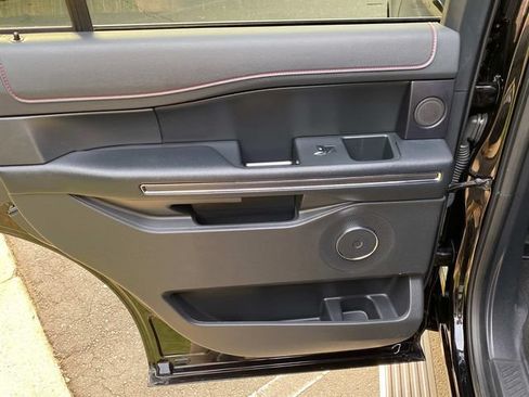 Used 2023 Ford Expedition Limited RWD image 10
