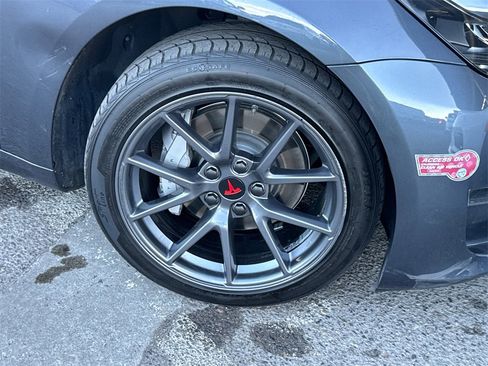 Used 2023 Tesla Model 3 Standard Range image 3