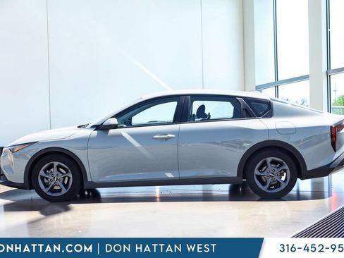 Used 2025 Kia K4 FWD image 2