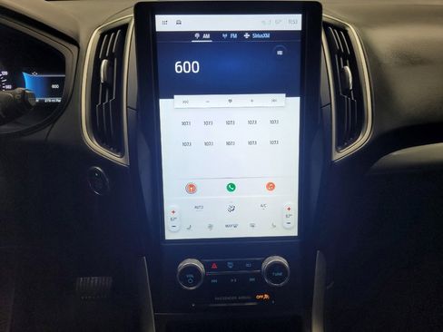Used 2023 Ford Edge SEL image 25