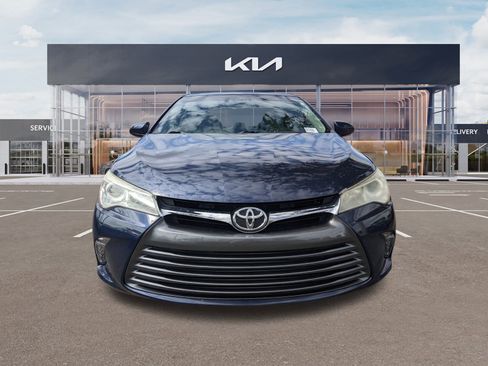 Used 2017 Toyota Camry XLE image 7