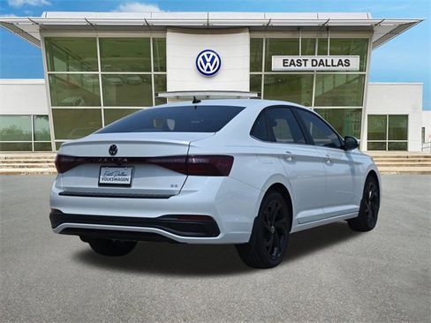New 2025 Volkswagen Jetta SE image 3
