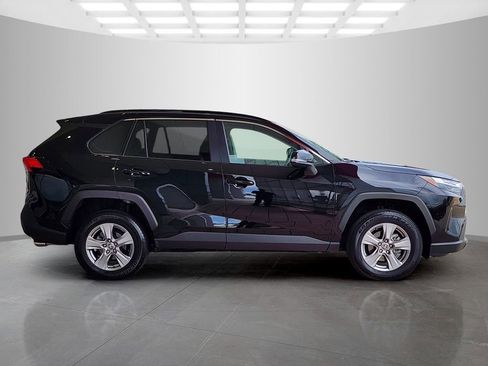 Used 2025 Toyota RAV4 XLE w/ Convenience Package FWD image 3