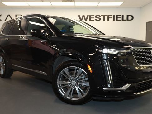 Used 2025 Cadillac XT6 Premium Luxury image 1