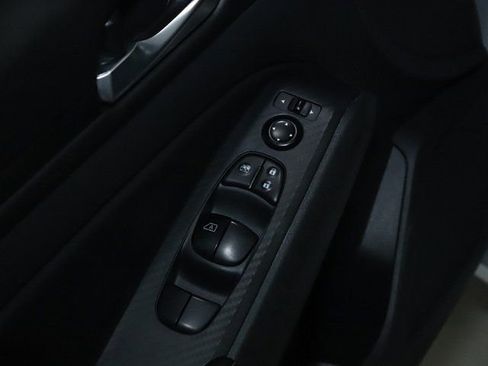 Used 2024 Nissan Altima 2.5 SV image 16