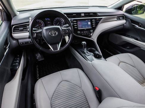 Used 2020 Toyota Camry SE FWD image 20