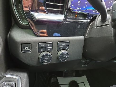 Used 2025 Chevrolet Silverado 1500 LT Trail Boss w/ Protection Package AWD/4WD image 20