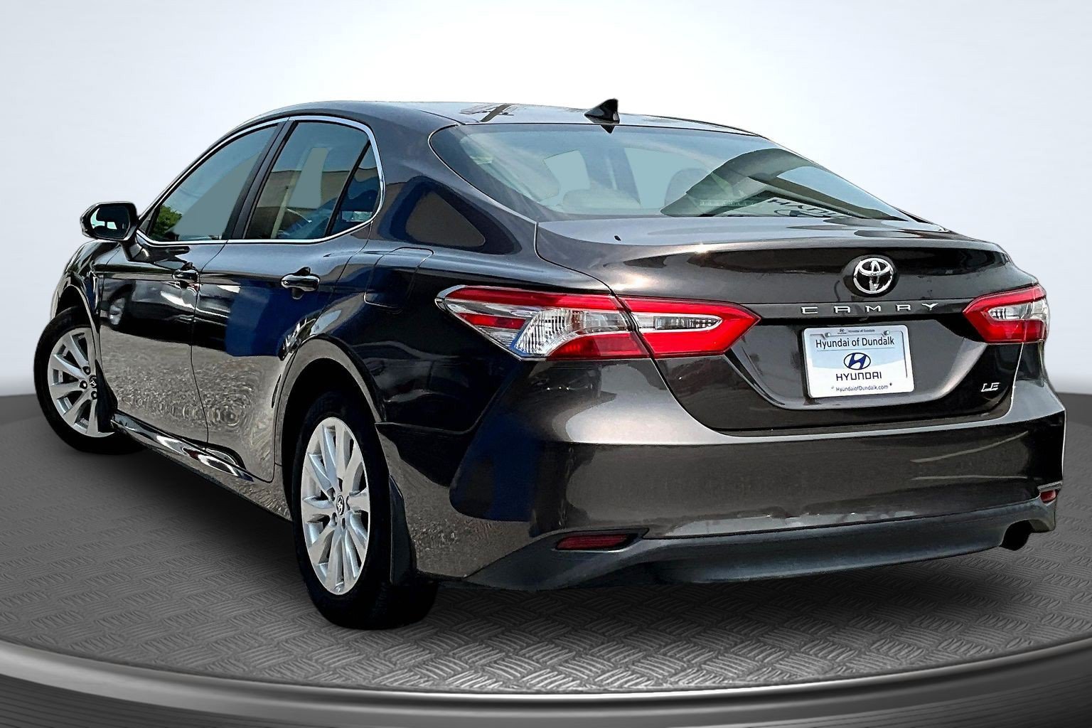 Used 2019 Toyota Camry LE FWD image 3