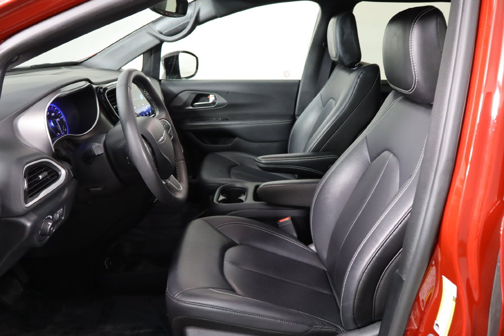 Used 2025 Chrysler Pacifica Select FWD image 14