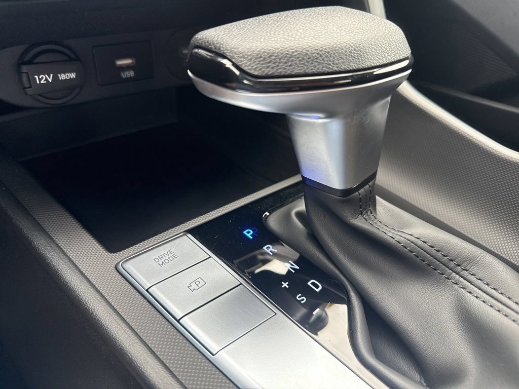 Certified 2026 Hyundai Elantra SE FWD image 31