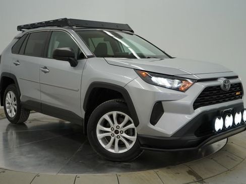 Used 2022 Toyota RAV4 LE image 3
