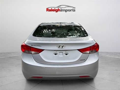Used 2012 Hyundai Elantra Limited FWD image 6