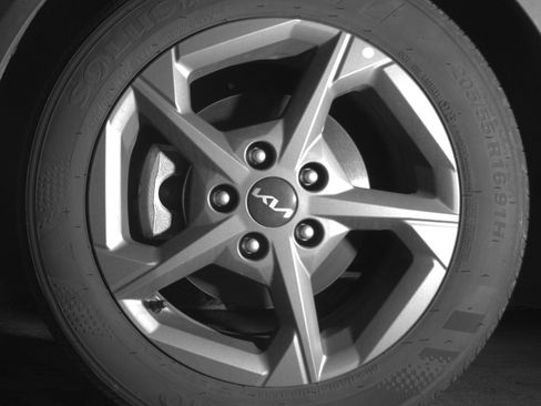 Used 2025 Kia K4 FWD image 12