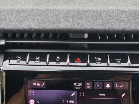 New 2025 Jeep Grand Cherokee Altitude image 16