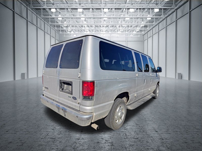Used 2011 Ford E-350 and Econoline 350 XLT RWD image 4