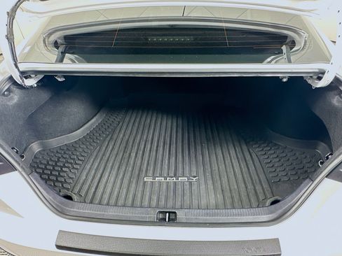 Used 2025 Toyota Camry SE image 26