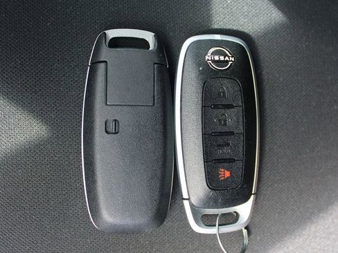Used 2025 Nissan Sentra SV w/ Trunk Package FWD image 33