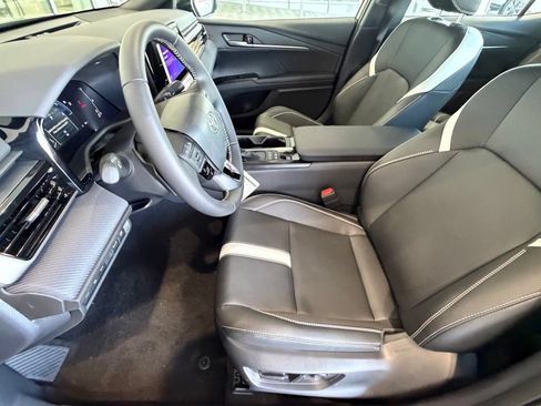 Used 2026 Toyota Camry SE FWD image 21