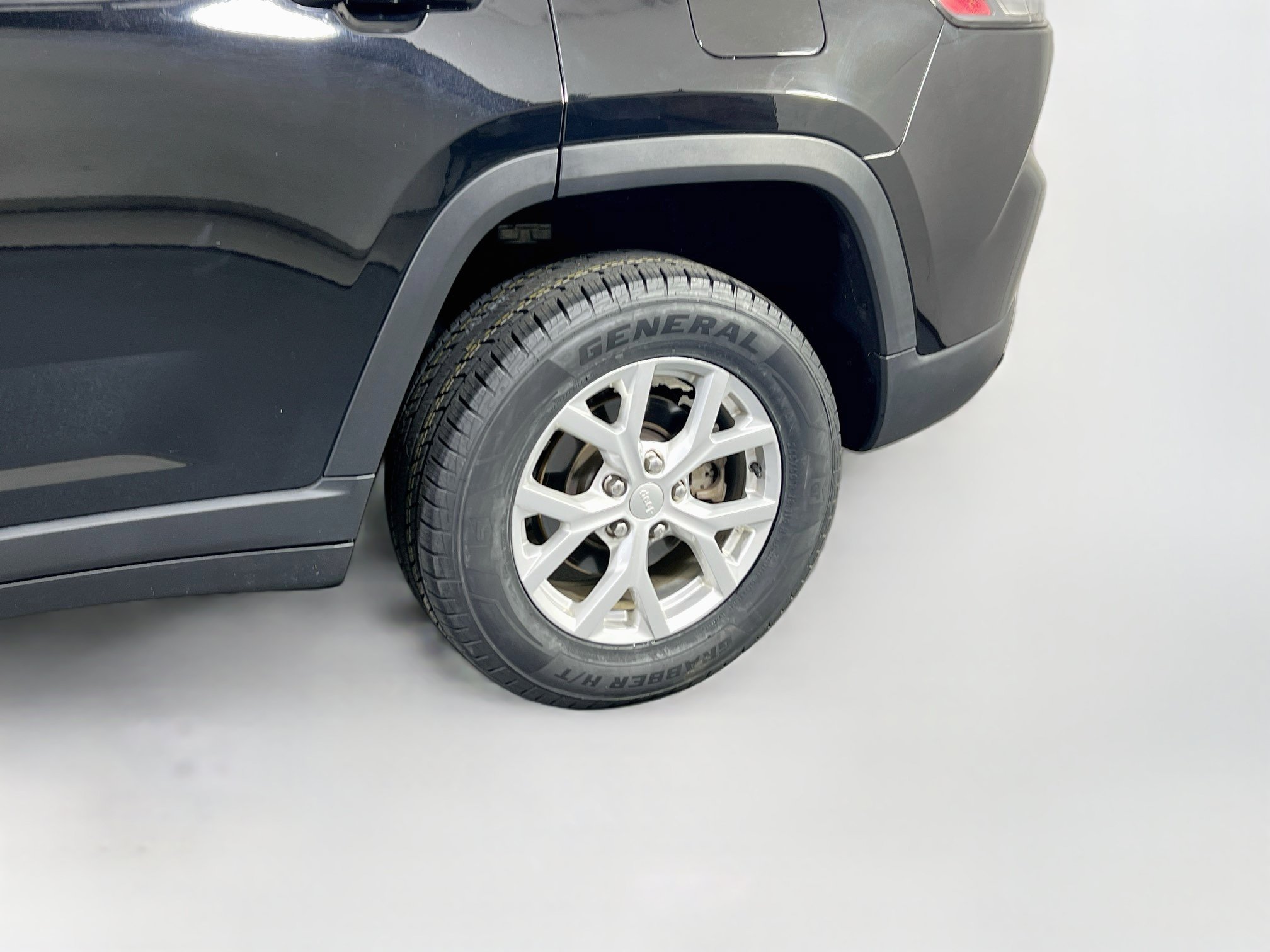 Used 2023 Jeep Grand Cherokee Limited AWD/4WD image 31