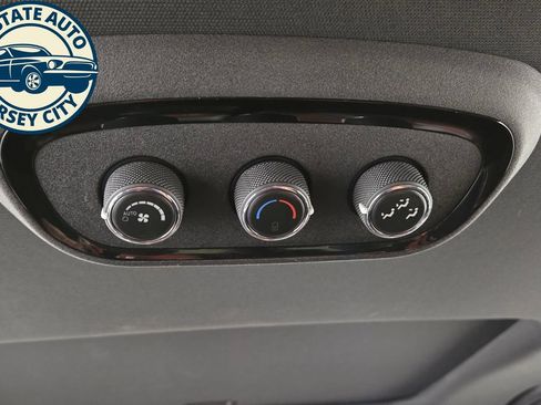 Used 2023 Dodge Durango GT AWD/4WD image 32