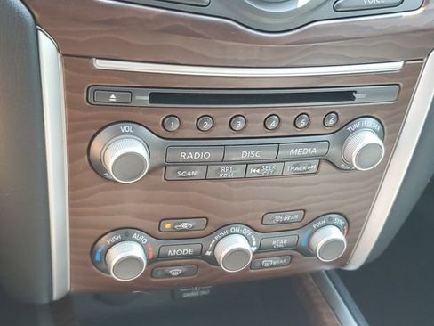 Used 2020 Nissan Pathfinder Platinum AWD/4WD image 31