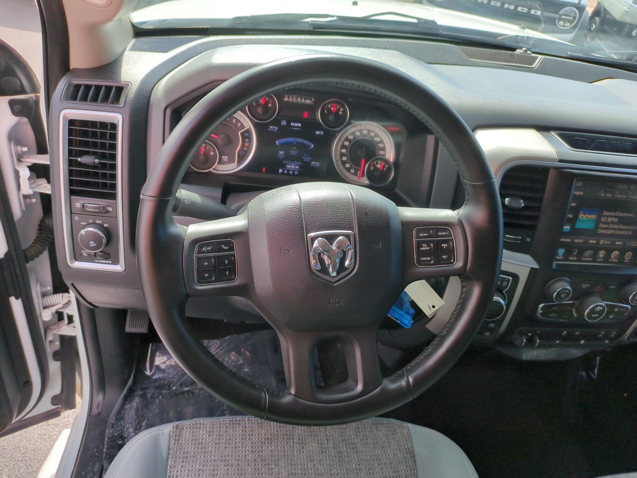 Used 2017 RAM 1500 Big Horn AWD/4WD image 16