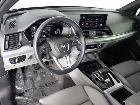 Used 2022 Audi Q5 2.0T Premium Plus w/ Premium Plus Package AWD/4WD image 6