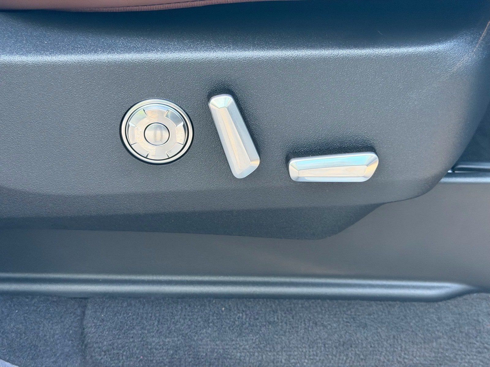 New 2027 Lincoln Navigator Reserve AWD/4WD image 13