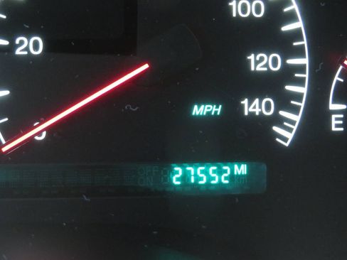 Used 2002 Cadillac De Ville DTS w/ Premium Equipment Pkg image 20