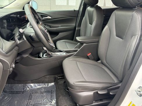 Used 2025 Buick Encore GX Preferred image 32