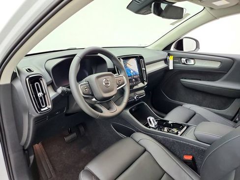 New 2026 Volvo XC40 B5 Ultra w/ Protection Package Premier AWD/4WD image 16