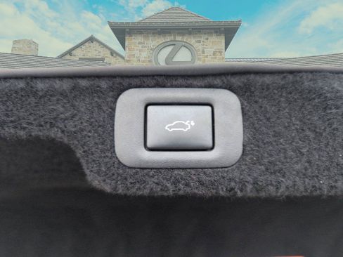 Certified 2021 Lexus LS 500 image 4