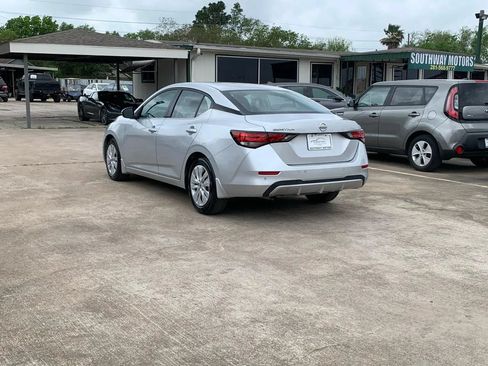 Used 2022 Nissan Sentra S FWD image 5