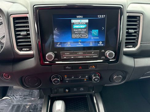 Used 2024 Nissan Frontier SV w/ Technology Package RWD image 29