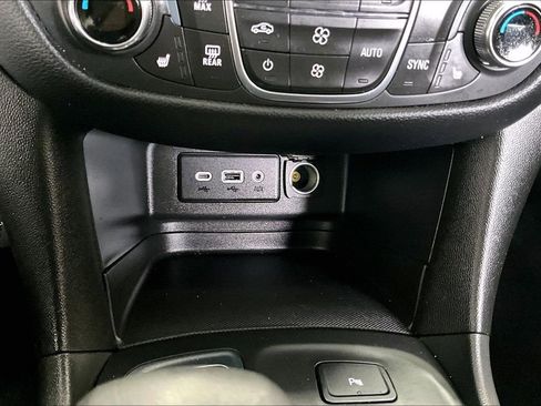 Used 2022 Chevrolet Equinox LT image 16