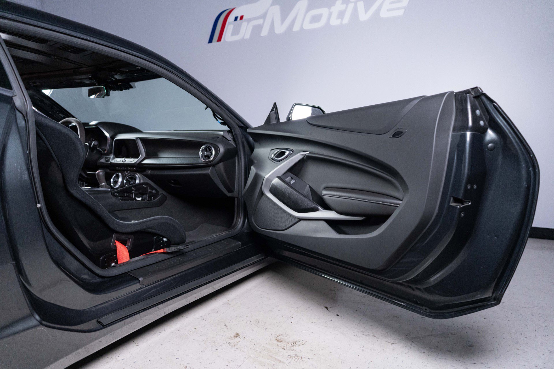 Used 2018 Chevrolet Camaro SS RWD image 56