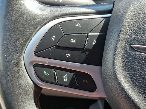 Used 2020 Chrysler Pacifica Touring-L Plus FWD image 20